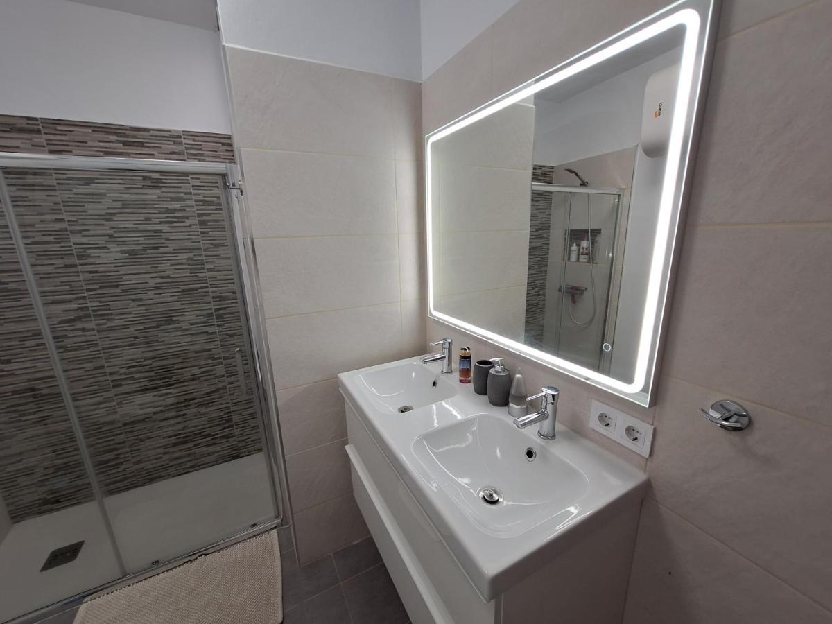 Habitacion Con Bano Privado En Un Piso Con Familia Санта-Круз-де-ла-Пальма Экстерьер фото